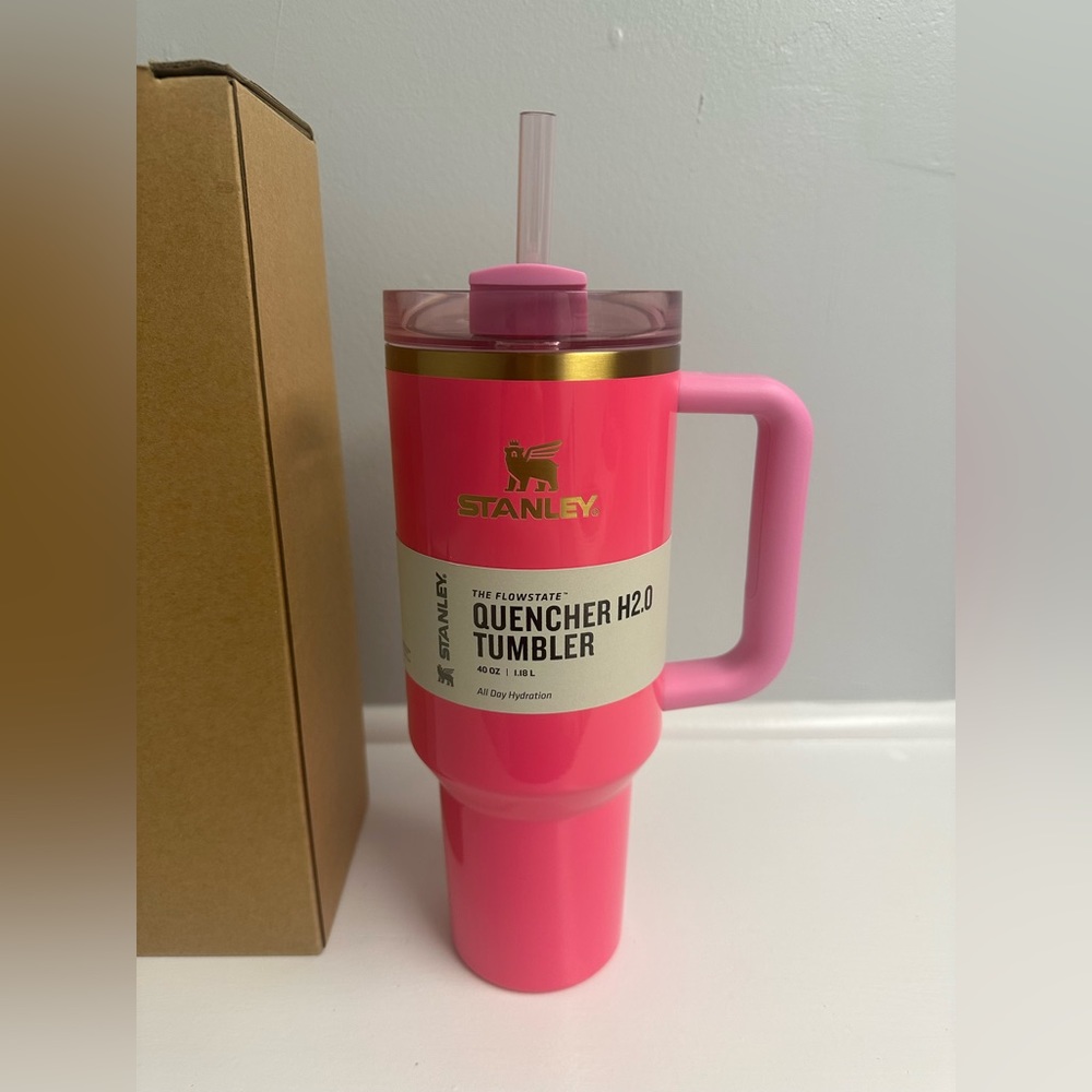 Stanley Limited Edition “Pink Parade” 40oz Quencher